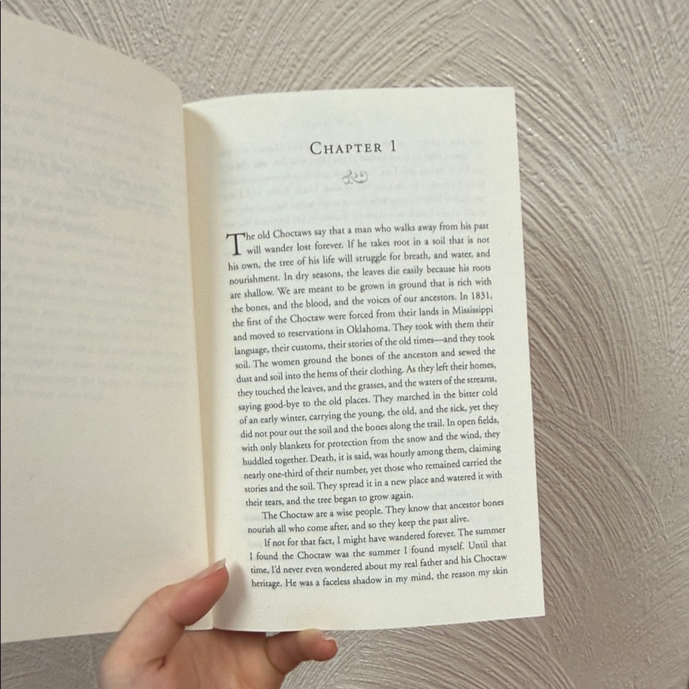 A Thousand Voices by Lisa Wingate Paperback - Picture 8 of 16